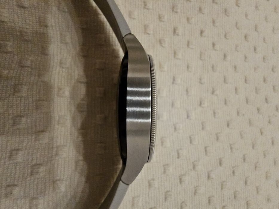 Galaxy Watch 4 Classic 46mm (bateria e ecrã novos)