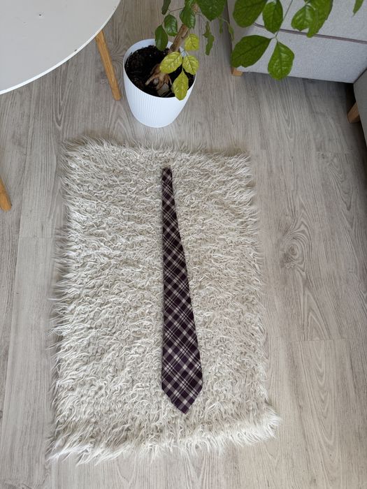 męski krawat fioletowy w kratę