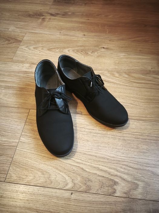 Półbuty 39 na komunię zamszowe eleganckie Kornecki
