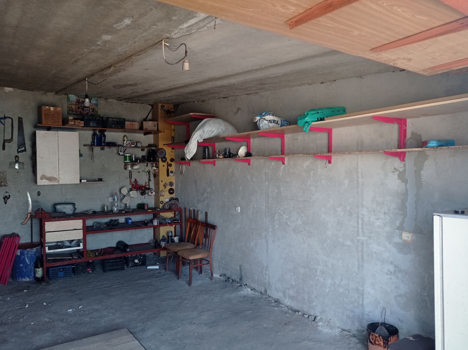 Продам гараж в пгт Сергеевка