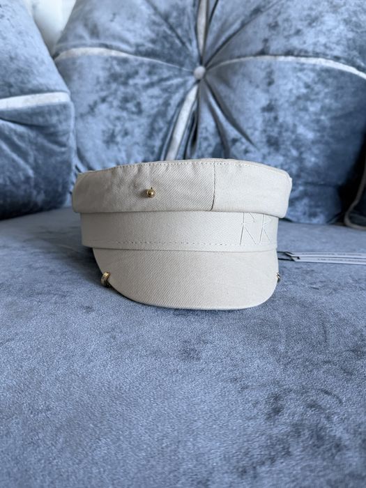 Бежевая кепка кепи Ruslan Baginskiy с кольцами