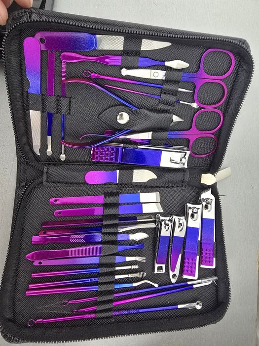 Манюкюрний набір для манікюру та педикюру 23 предметів Art Planet