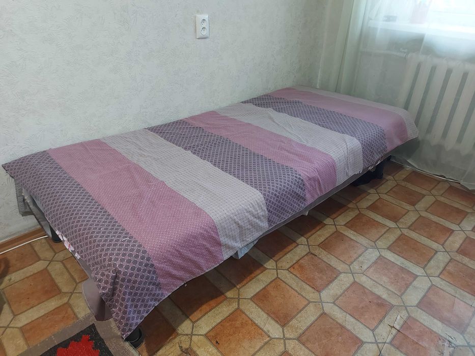 Ліжко односпальне