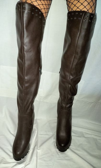 Botas em Napa Acima do Joelho Novas