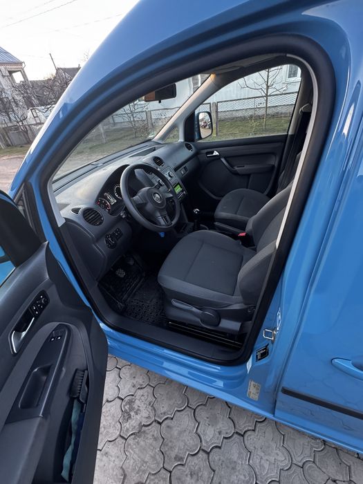 Продам VW Caddy 09.2013 року 2.0 бензин EcoFull(метан)