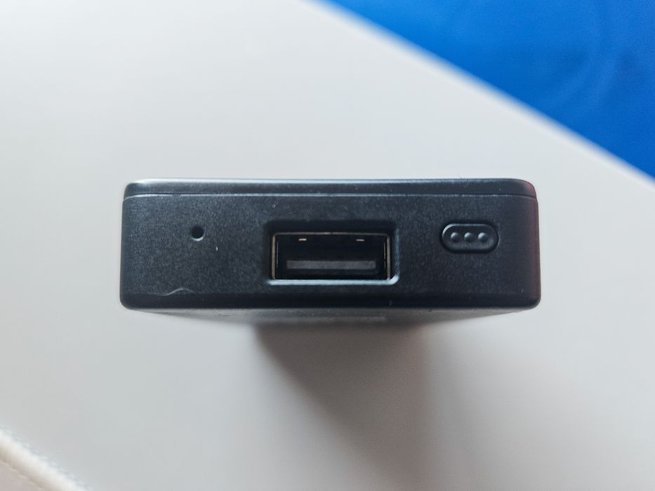 Adaptador Wireless 2-em-1 Ottocast (Apple CarPlay / Android Auto)