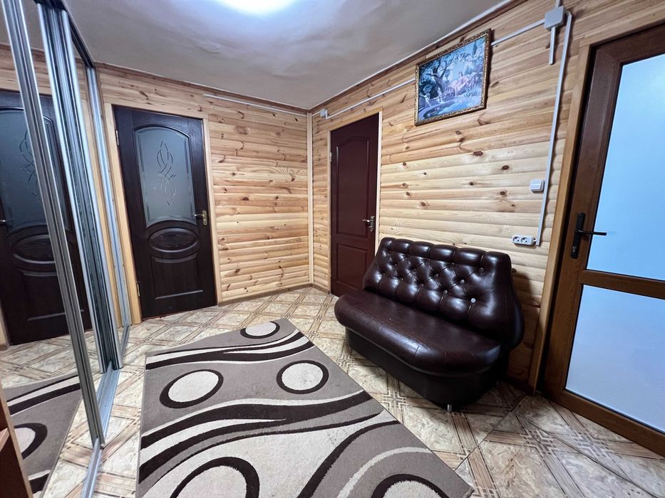 Будинок біля річки