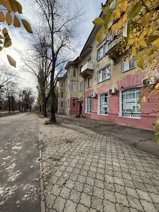 Комерційне приміщення, 1 поверх+підвал, центр/фасад, окремий вхід.