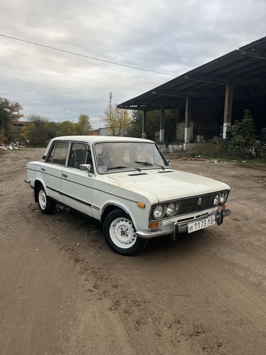 ВАЗ 2103 в хорошому стані