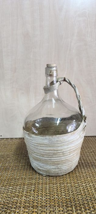 Garrafão em vidro empalhado 2.5litros, exemplar estado de conservação