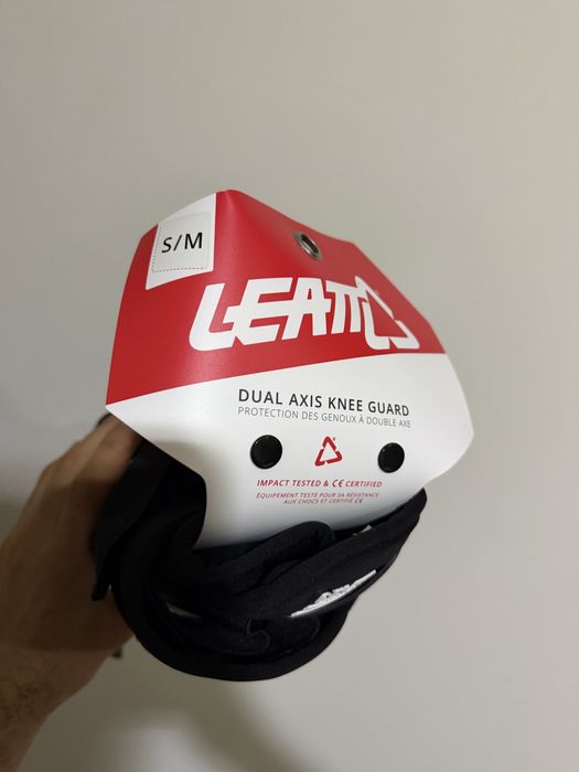 Joelheiras & Caneleiras LEATT Dual Axis – TAM S/M – NOVAS