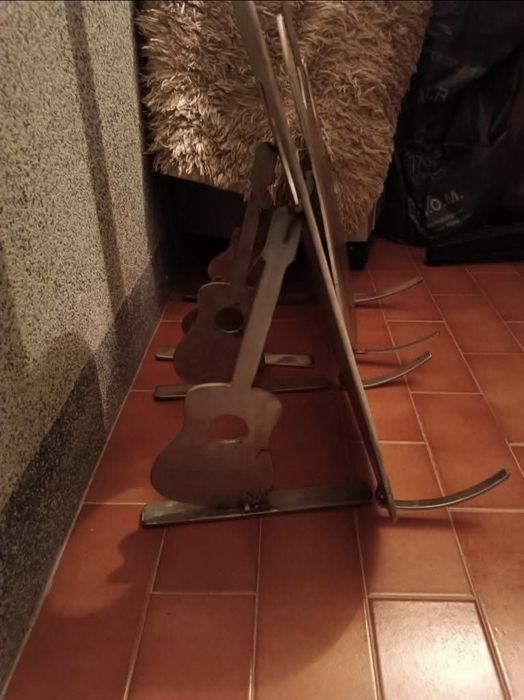 Tres Suportes de guitarra