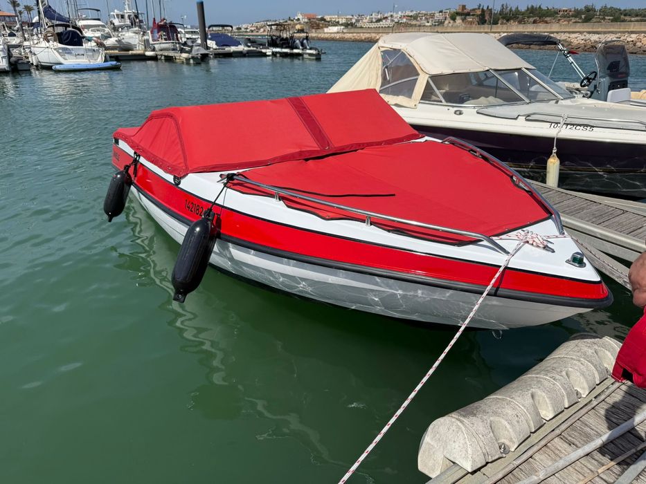Caravelle 1900 | 8 Lugares | Motor Mercruiser 3.0 LX | Atrelado Matriculado