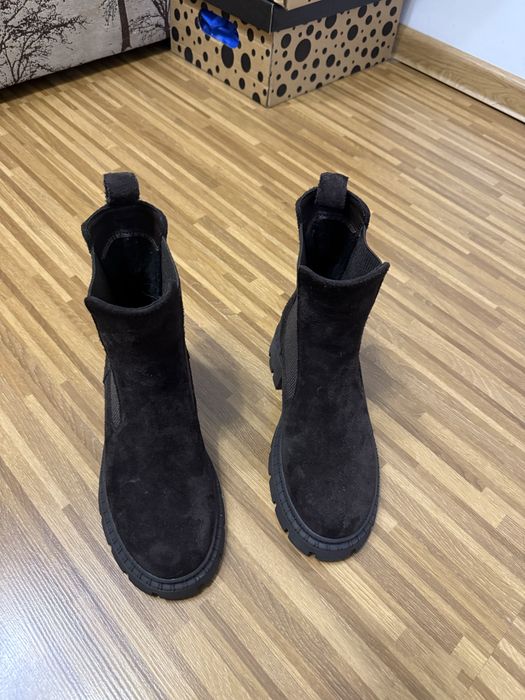 Шкіряні чобітки челсі