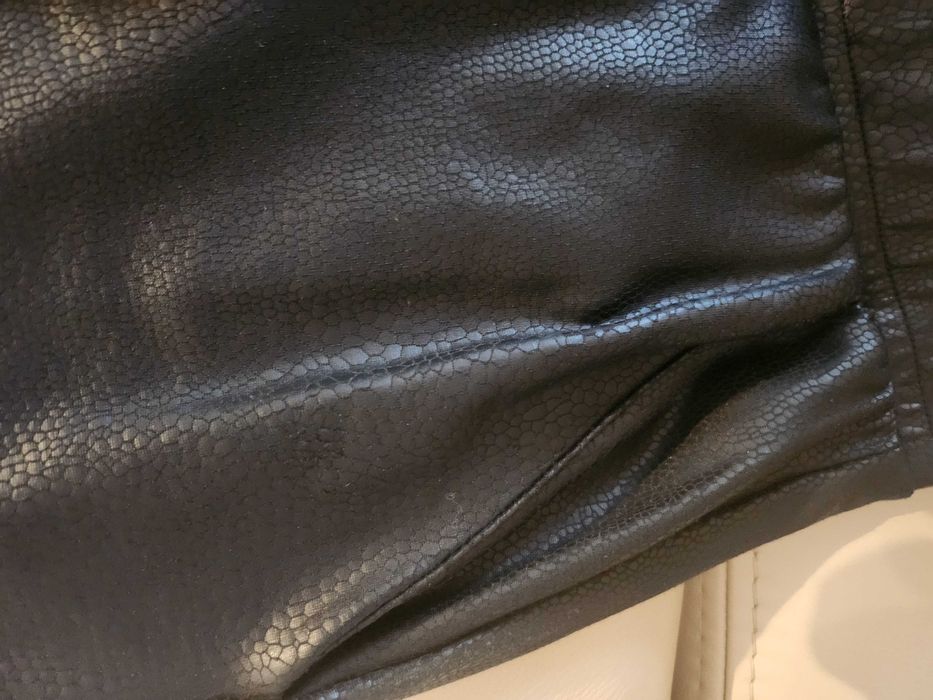 Spodnie damskie Calzedonia ala skóra.