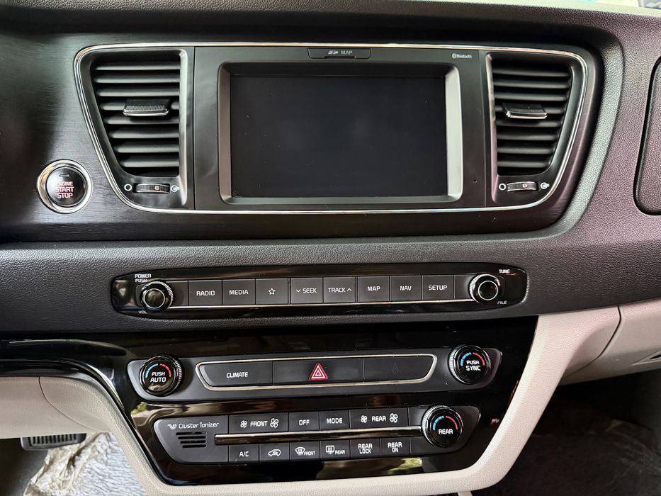 Продам Kia Carnival 2018 року