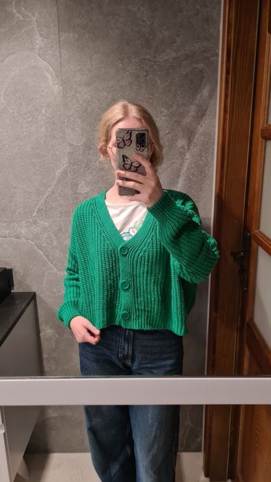 Zielony sweter kardigan Reserved