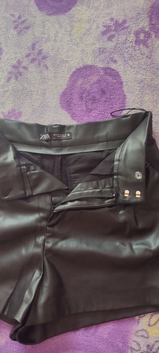 Шорти Zara екокожа 430 грн Турция  ,юбка екокожа  280  грн
