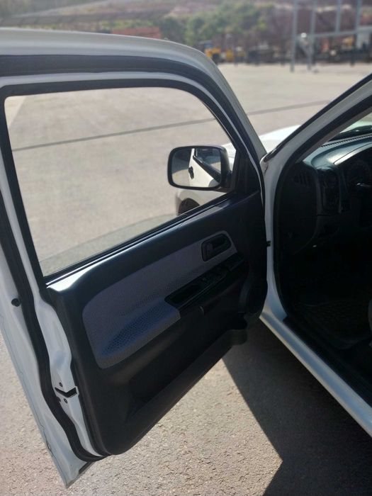 Isuzu D-MAX 2013