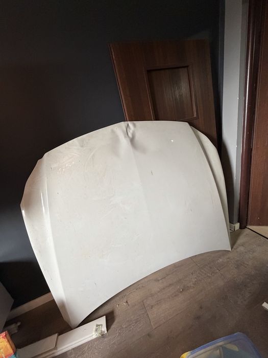 Maska Mercedes Cls w218 uszkodzona