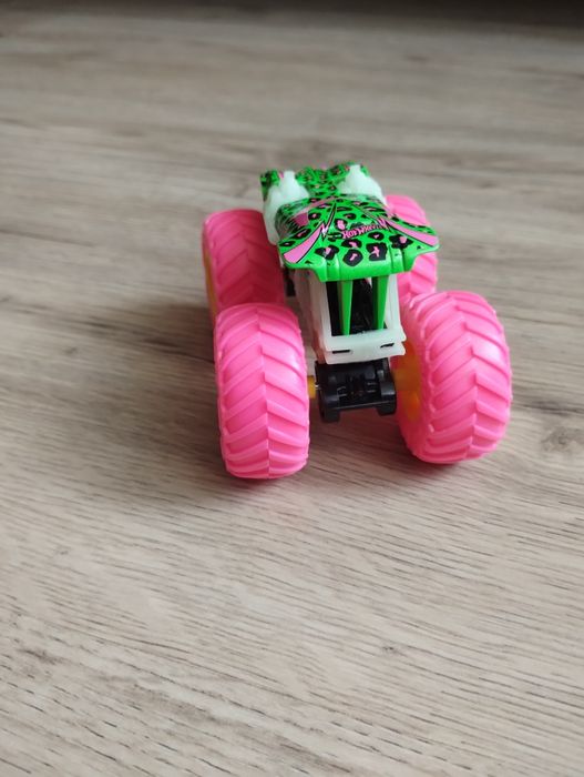 Hot Wheels monster