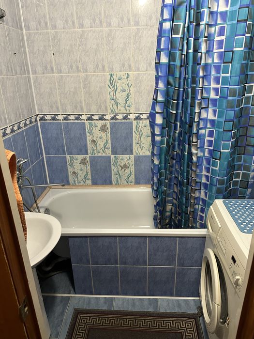 Велика 4 - кімнатна квартира -6 окремих місць