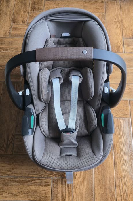 Fotelik samochodowy Maxi Cosi pebble pro2 + baza familyfix 360 pro