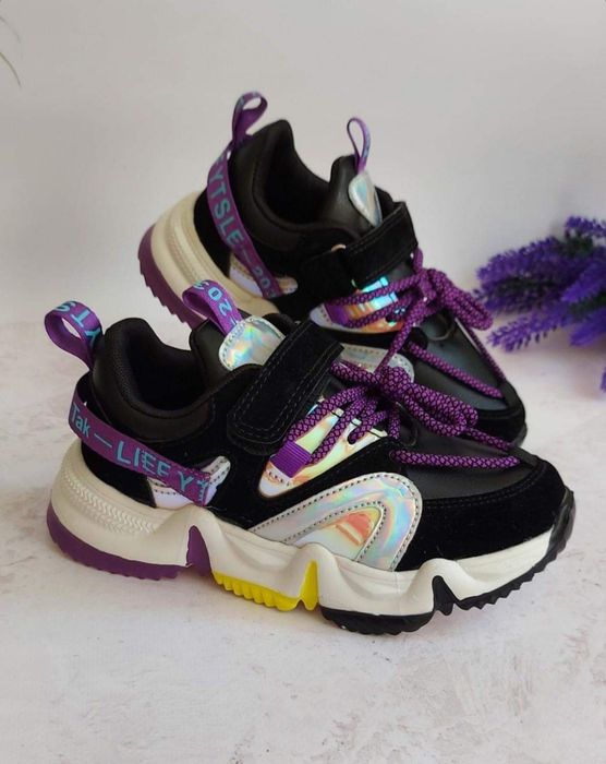 Кроссовки для девочки