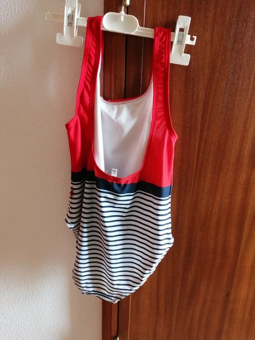 Fatos de banho de menina