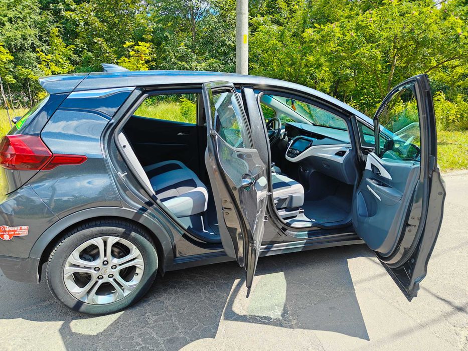 Chevrolet Bolt EV 2017 64 кВт