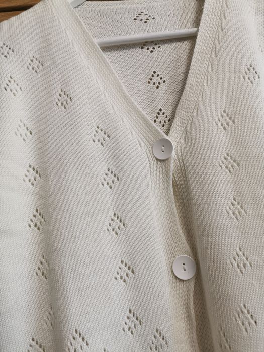 Sweterek kremowy zapinany