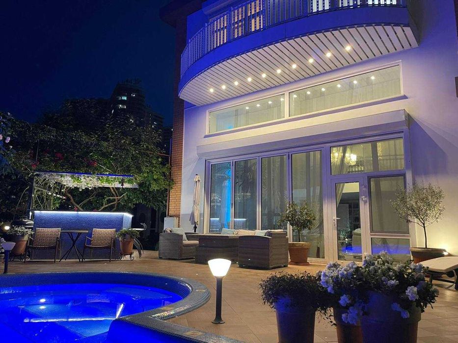 Приватна резиденція в Аркадії всього за кілька хвилин від моря