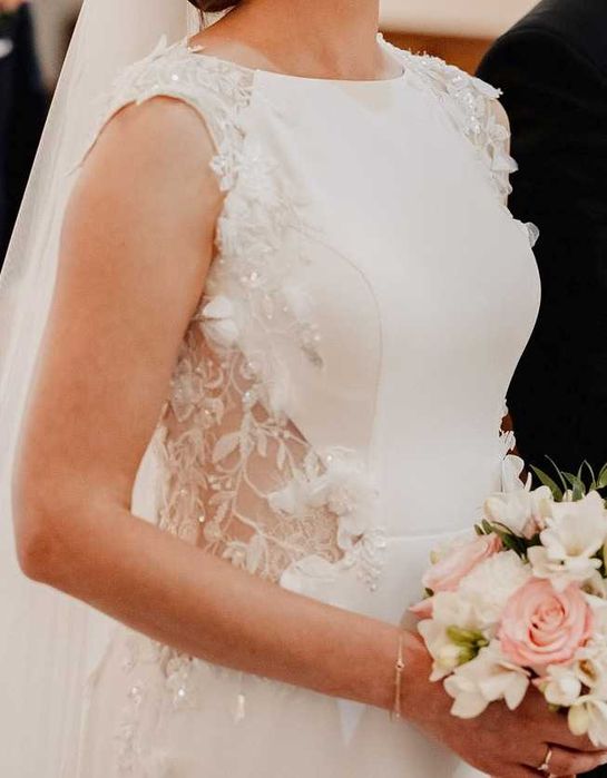 Suknia ślubna Ikaria plus welon 3m