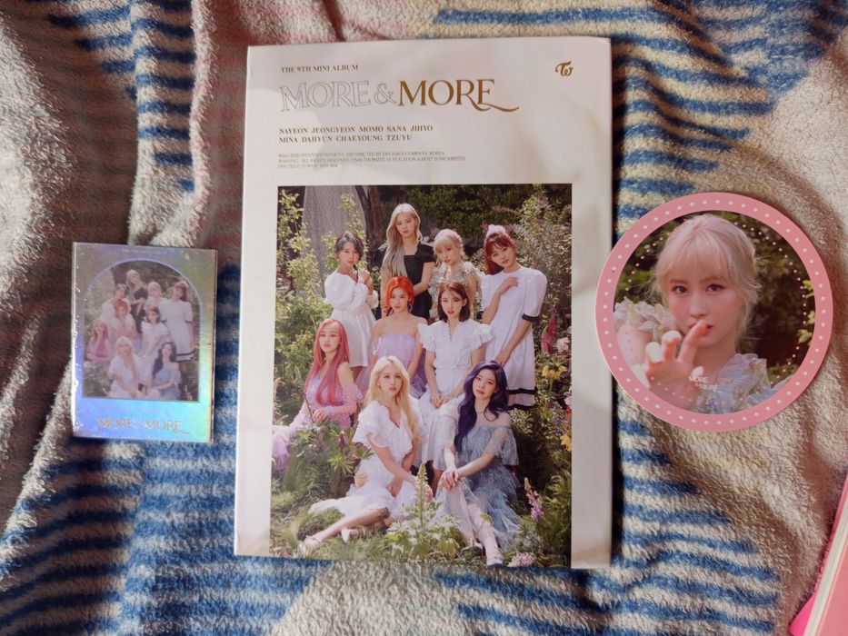 Albumy kpop- twice, BTS, monstax