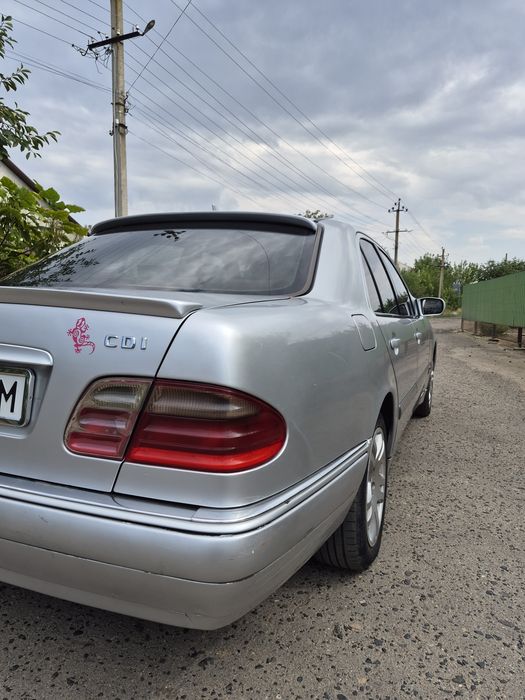 Мерседес Mercedes w210