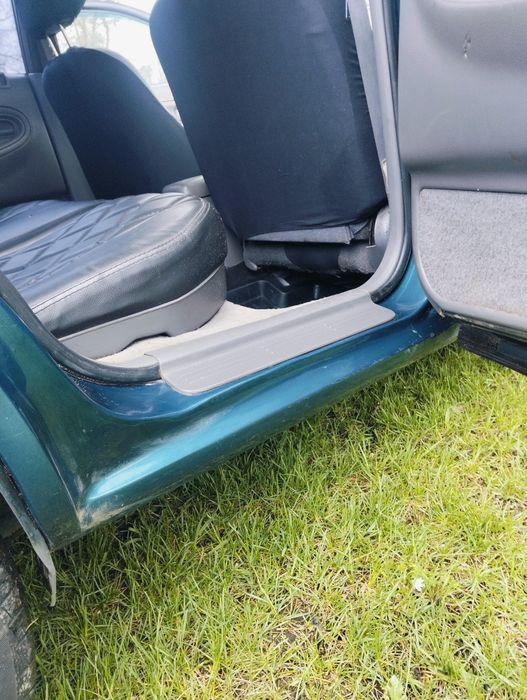 Продам свое авто Мазда 626GE