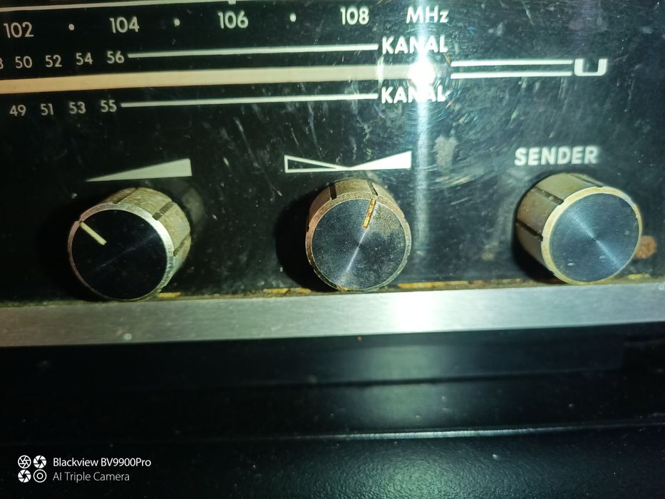 Radio da preveligiada marca Grundig em ótimas condições a funcionar com o som que todos conhecemos