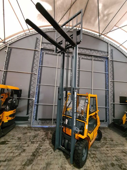 Nowy wózek widłowy FD25 2,5 tony diesel kabina + UDT