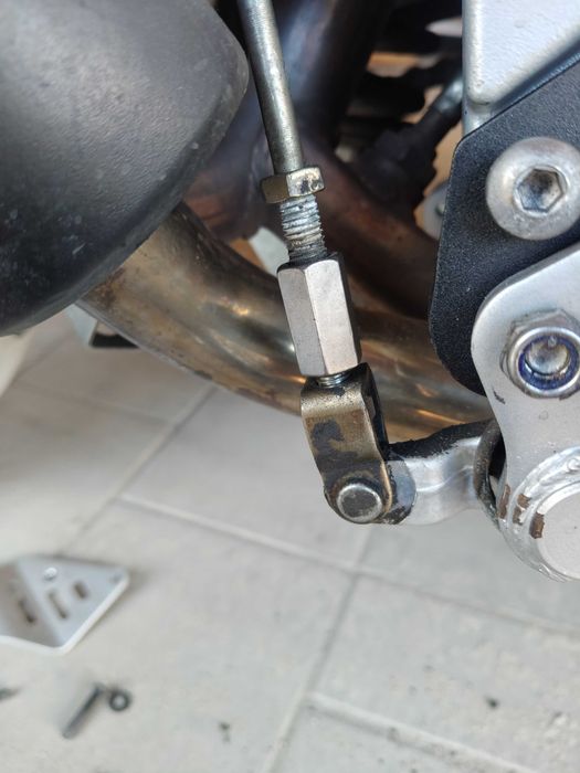 Obniżenie podnóżków Suzuki V Strom DL 650 DL 1000 KLV 1000