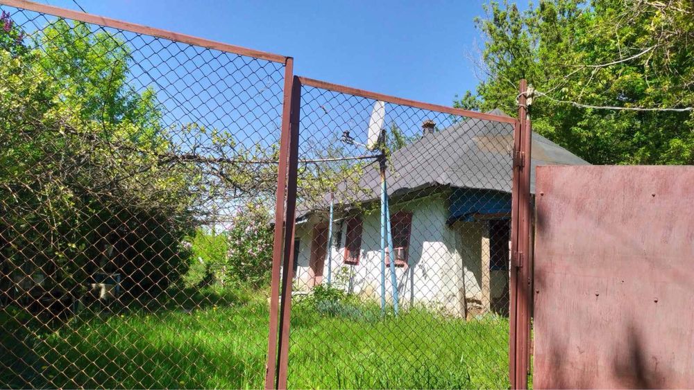 Продається земельна ділянка (2 ділянки поруч по 0,25 га)
