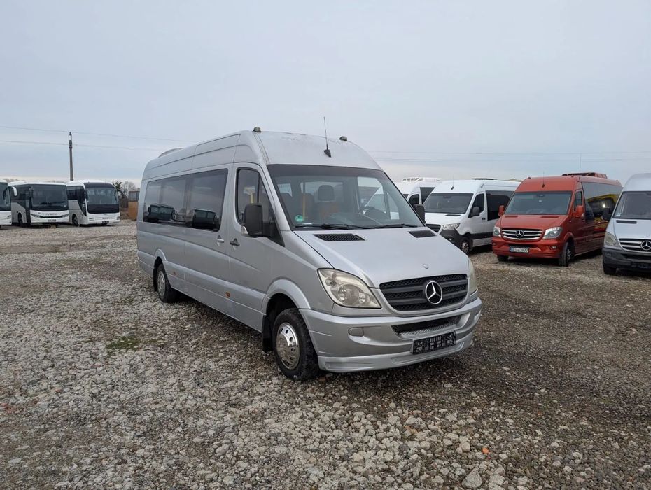 Mercedes-Benz Sprinter 515  Ilość miejsc 21 + 7