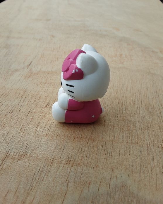 Figura Hello Kitty com coração da Bullyland