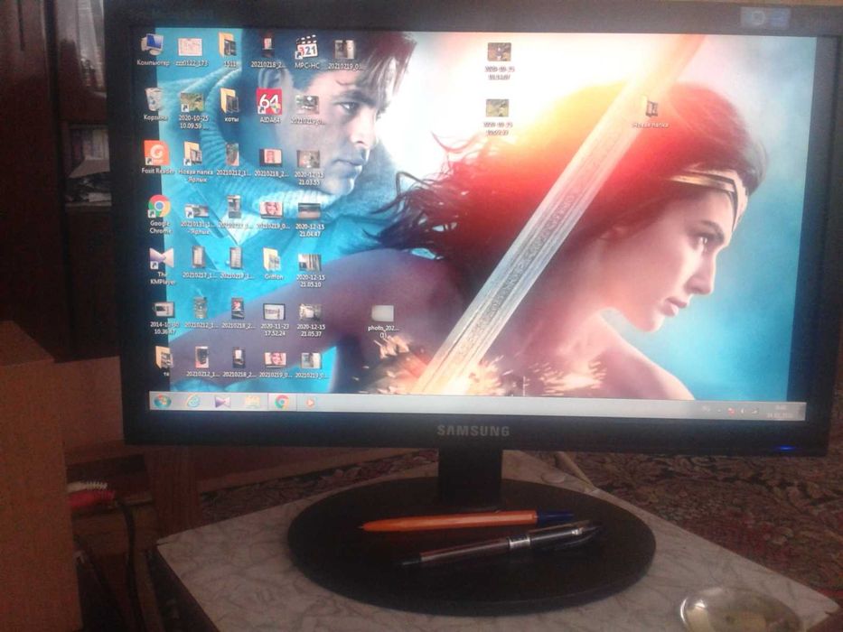 Монитор 20" Samsung e2020n