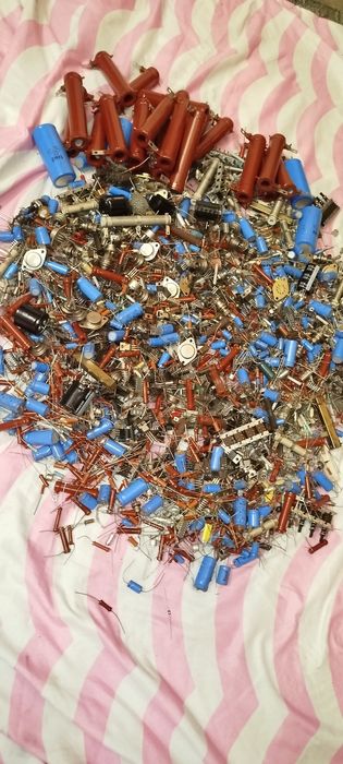 Elektronika elementy tranzystory kondensatory diody rezystory triaki