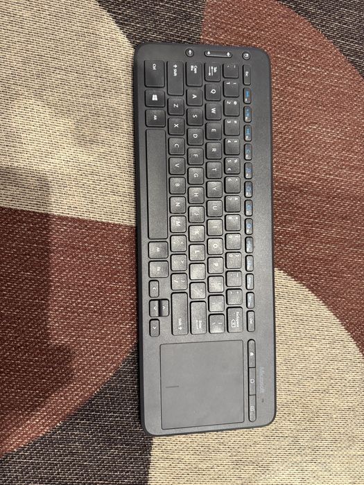 Klawiatura bezprzewodowa Microsoft ( stan idealny)