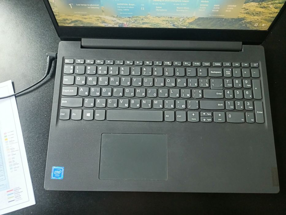 Ноутбук Lenovo v15