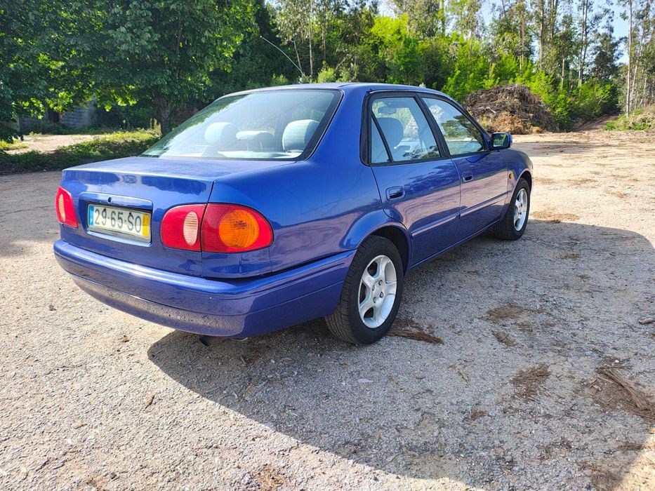 Toyota Corolla 1.4 sedan