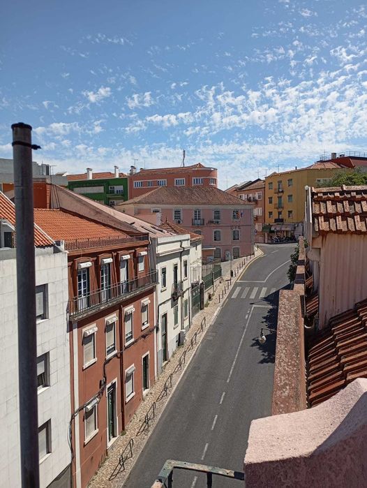 Arrenda-se Quarto Estudante  - perto IST - vista Tejo