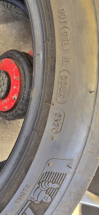 Продам Michelin  255/45/19  6000/за 4штуки