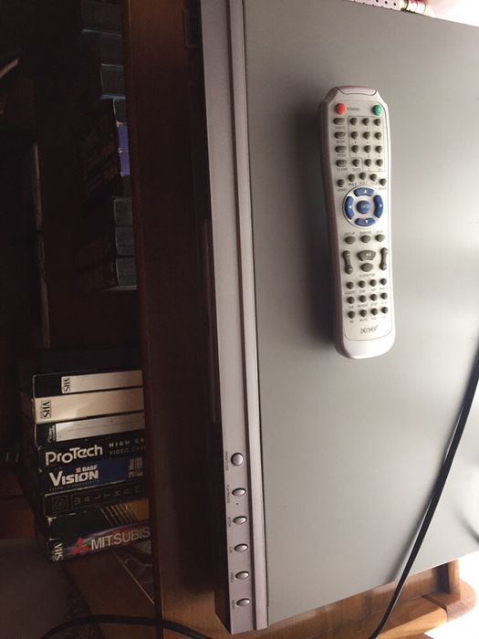 Televisão com DVD424730614626396165